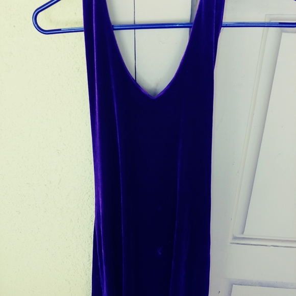 Clothes - Picture 5 of 16